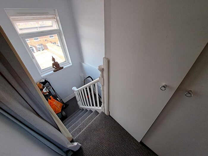 1 Bedroom Flat For Sale In Church Street, Old Town, Eastbourne, BN21
