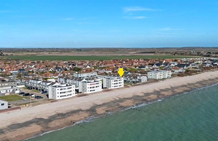 2 Bedroom Flat For Sale In Marineside, Bracklesham Bay, Chichester, PO20