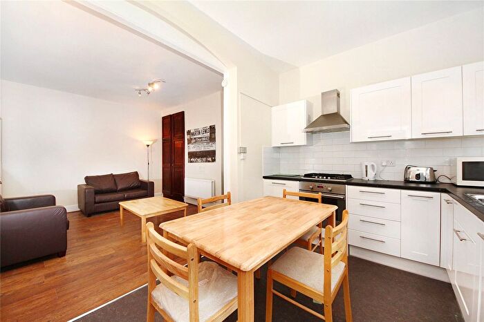 4 Bedroom Terraced House To Rent In Hamilton Road, London, NW10