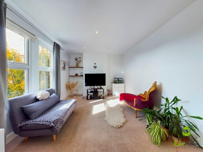 1 Bedroom Flat To Rent In Aucuba Villas, Springfield Road, DA16