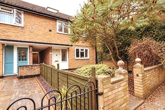 4 Bedroom End Of Terrace House For Sale In Sidney Street, Stepney Green, London, E1