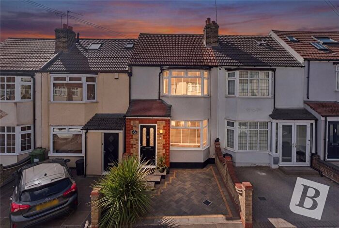 3 Bedroom Terraced House For Sale In Benets Road, Hornchurch, RM11