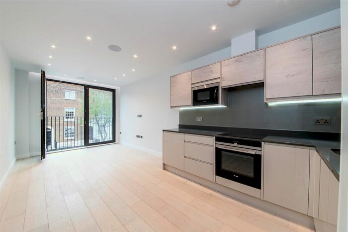2 Bedroom Flat To Rent In Leighton Road, Kentish Town, NW5