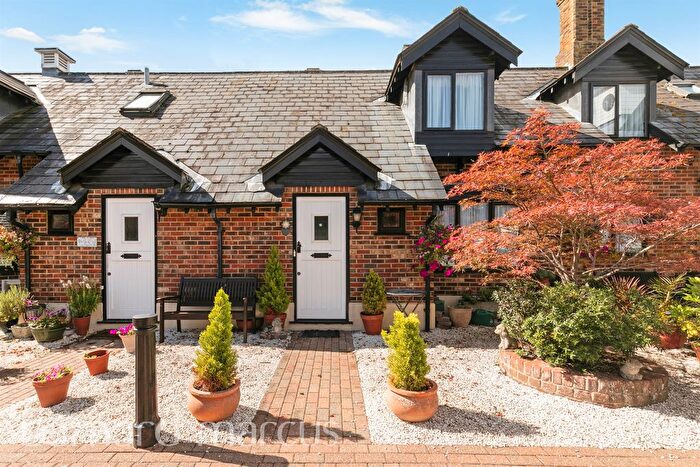 1 Bedroom Mews For Sale In West Hill, Epsom, KT19