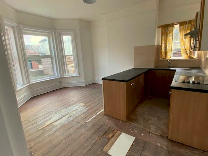 1 Bedroom Flat To Rent In Carysfort Road, Bournemouth, Dorset, BH1