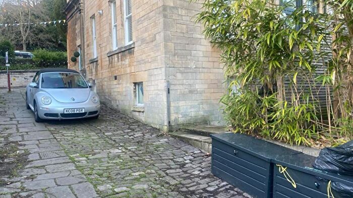 2 Bedroom Flat To Rent In London Street, Bath, Somerset, BA1