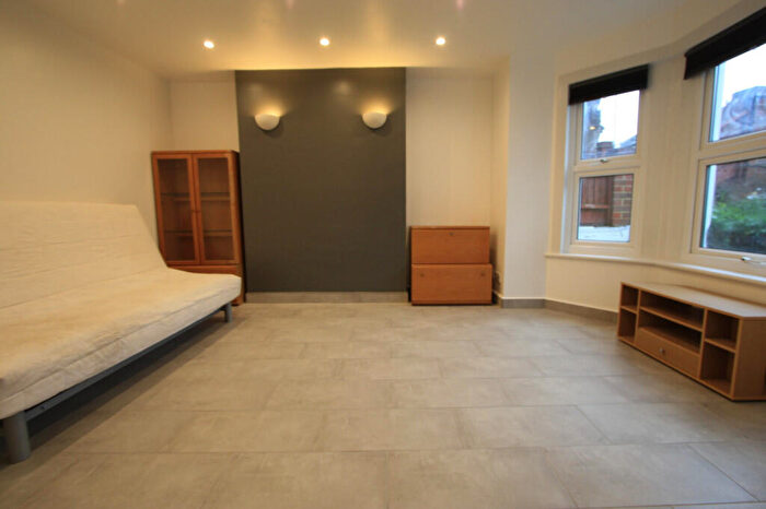 2 Bedroom Flat To Rent In St. James's Road, Croydon, London, CR0