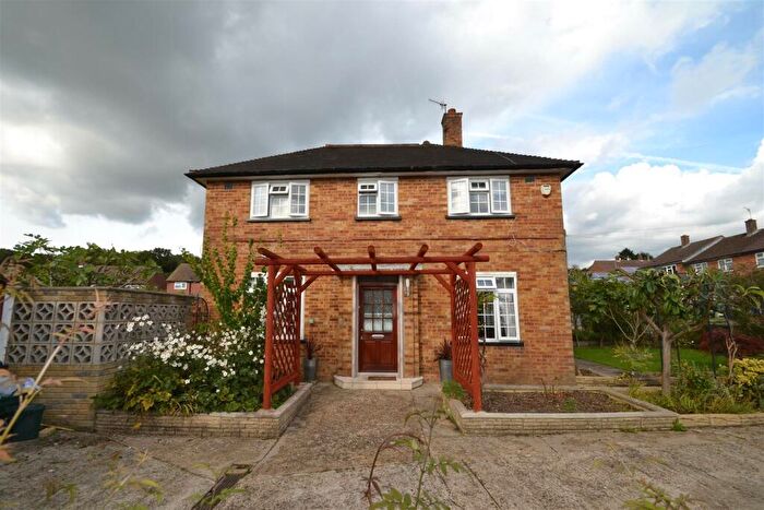 4 Bedroom Semi-Detached House To Rent In Dundrey Crescent, Merstham, Surrey, RH1