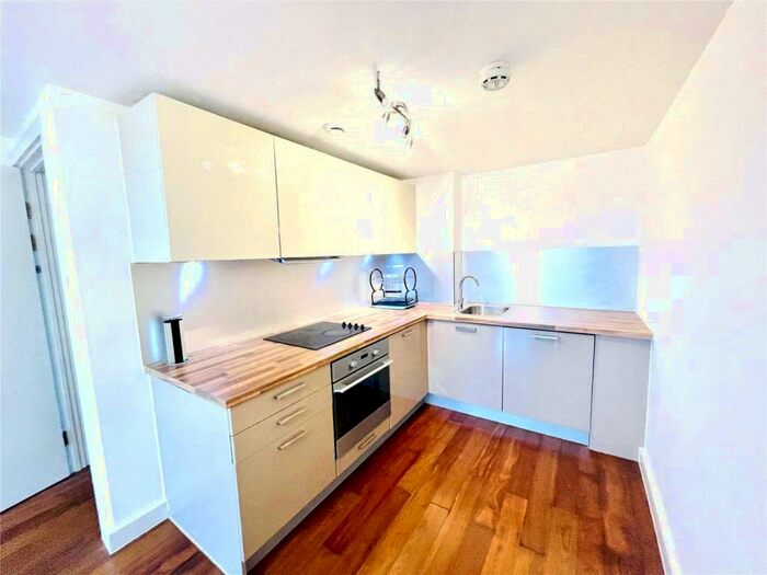 1 Bedroom Apartment To Rent In Masons Avenue, East Croydon, Central Croydon, CR0