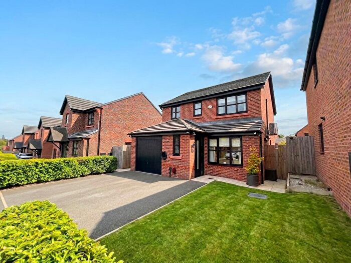 3 Bedroom Detached House For Sale In Horrocks Lane, Swinton, M27