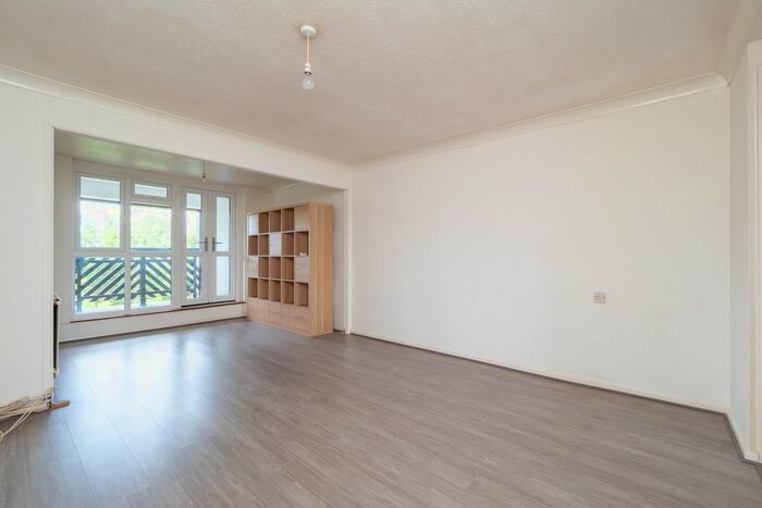 1 Bedroom Flat To Rent In Derwent Road, London, SW20