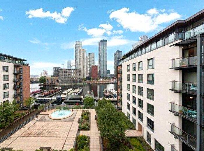 3 Bedroom Apartment To Rent In Boardwalk Place, London, E14