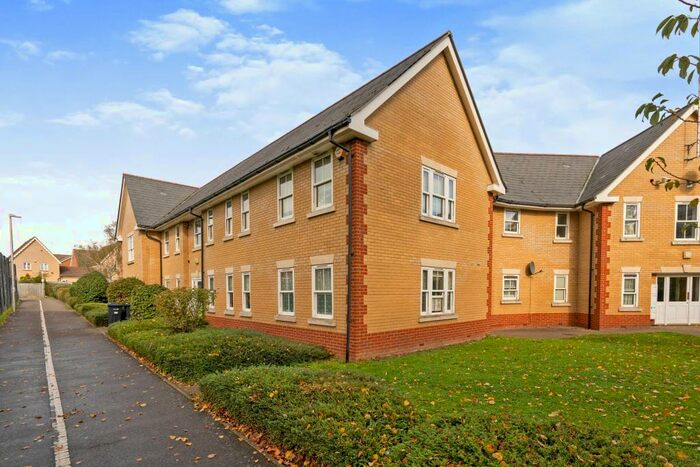 2 Bedroom Flat To Rent In Monarch Way, IG2