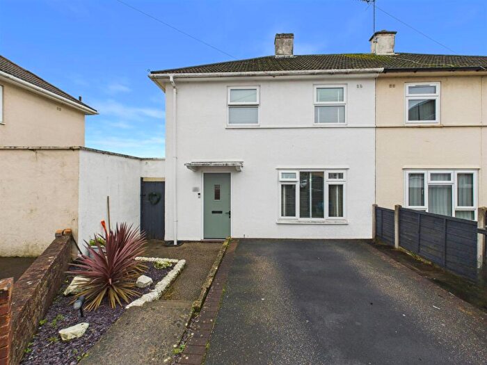 3 Bedroom Semi Detached House For Sale In Munsley Grove, Matson, Gloucester, GL4