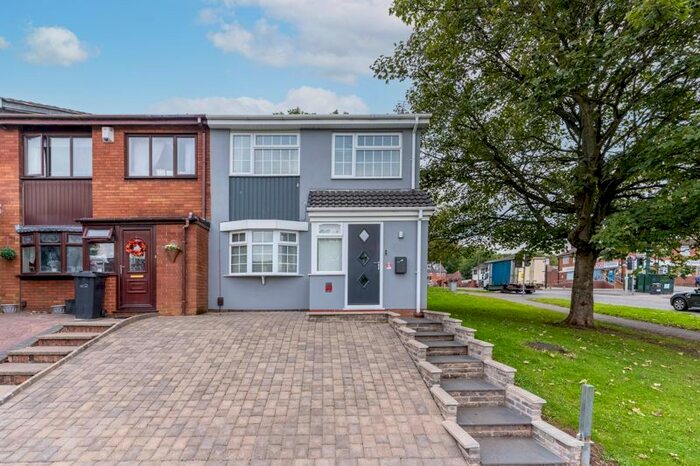 3 Bedroom Semi-Detached House To Rent In Hurst Road, Coseley, Wolverhampton WV14