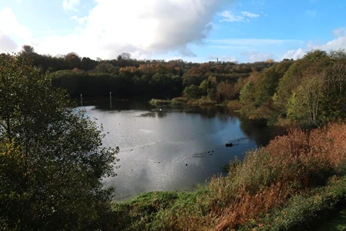 2 Bedroom Flat For Sale In Burford Gardens, Cardiff, CF11