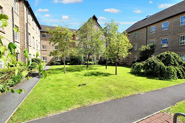 2 Bedroom Flat For Sale In Gale Close, Littleborough, OL15