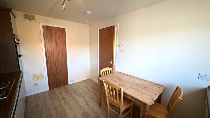 2 Bedroom Flat To Rent In Grampian Gardens, Dyce, Aberdeen, AB21