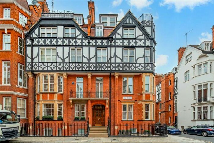 2 Bedroom Flat To Rent In Hans Crescent, London, SW1X