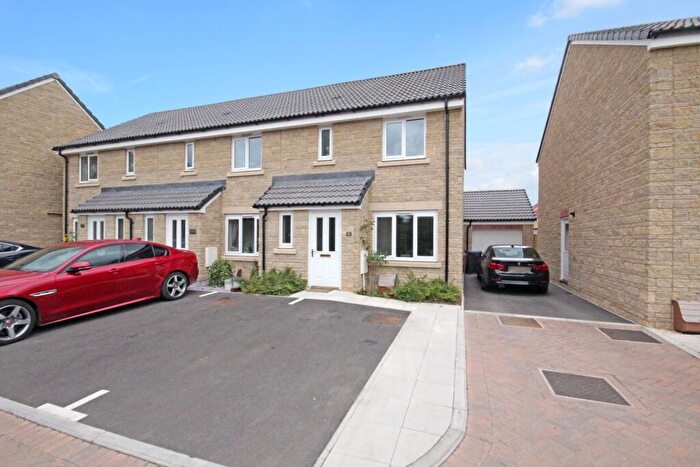 3 Bedroom End Of Terrace House To Rent In Academy Close, Melksham, SN12