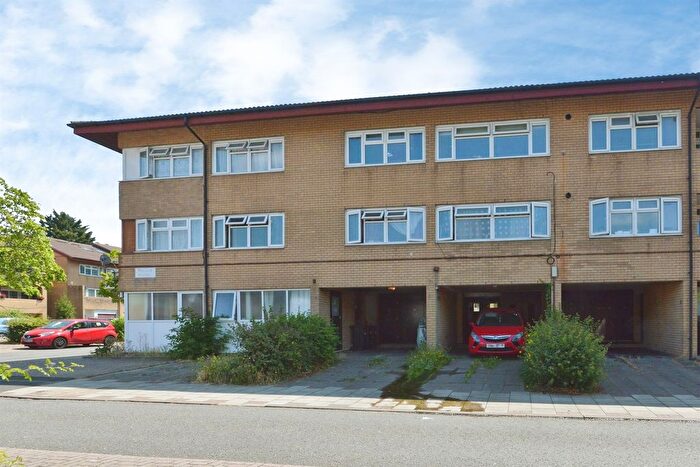 1 Bedroom Flat For Sale In Ramsons Avenue, Conniburrow, Milton Keynes, MK14