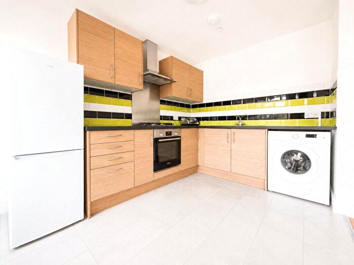 2 Bedroom Apartment To Rent In East Road, London, E15
