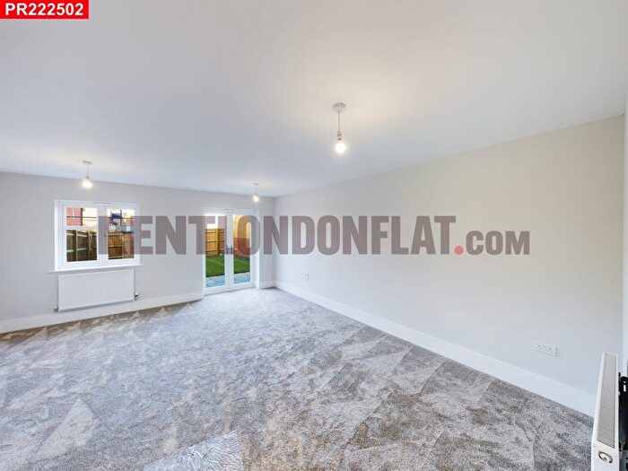 3 Bedroom Terraced House To Rent In The Hedgerows, Crookham Village, Fleet, GU51