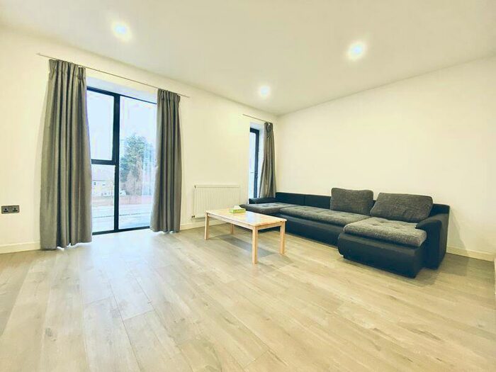 1 Bedroom Apartment To Rent In Butchers Road, Canning Town, E16