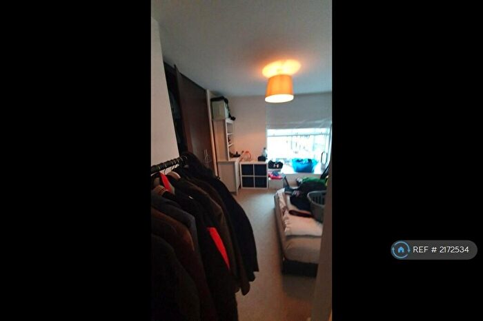 2 Bedroom Flat To Rent In Beetham Plaza, Liverpool, L2