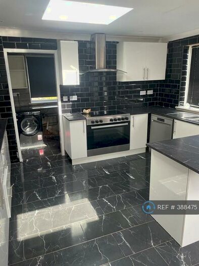 4 Bedroom Semi-Detached House To Rent In Enbrook Valley, Folkestone, CT20