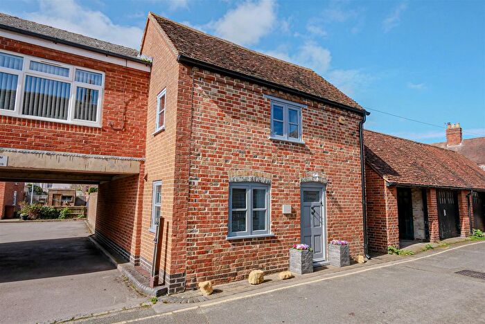 3 Bedroom Semi Detached House For Sale In Wood Street, Wallingford, OX10