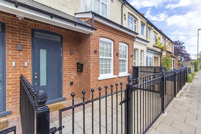 1 Bedroom Flat To Rent In Bear Road, Hanworth, TW13