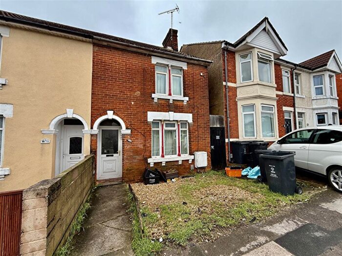 2 Bedroom Semi Detached House For Sale In Cricklade Road, Swindon, SN2