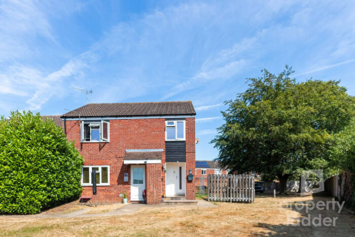 2 Bedroom Flat For Sale In Desmond Drive, Old Catton, Norfolk, NR6