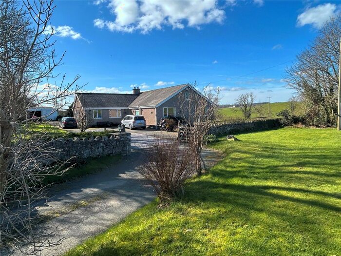 4 Bedroom Bungalow For Sale In Pentraeth, Anglesey, Sir Ynys Mon, LL75
