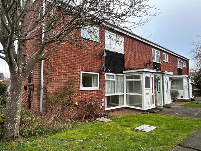 2 Bedroom Maisonette For Sale In The Ridgeway, Codicote, Hitchin, SG4