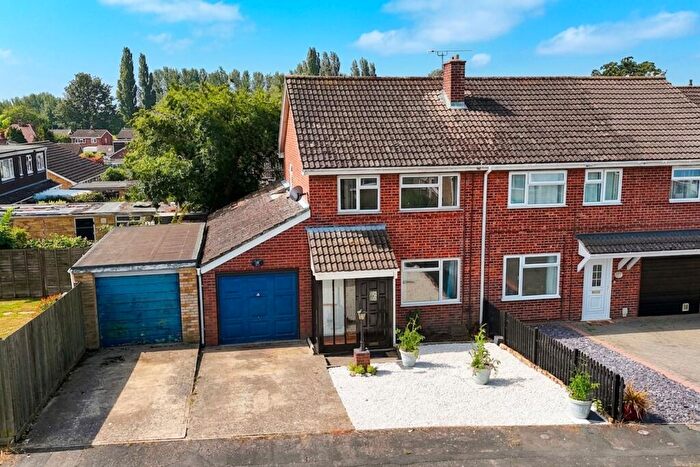 3 Bedroom Semi-Detached House For Sale In Knudsen Close, Hempnall, Norwich, NR15