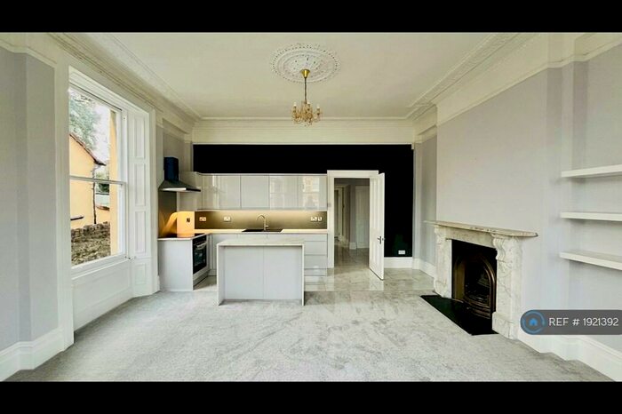 2 Bedroom Flat To Rent In Beaconsfield Road, Clifton, Bristol, BS8