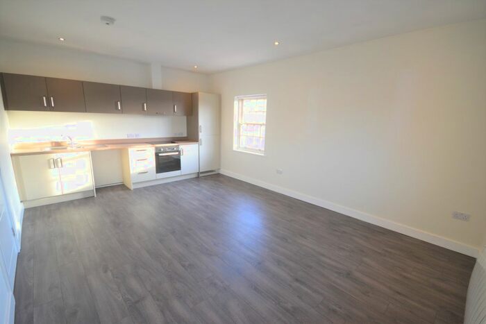 2 Bedroom Flat To Rent In High Street, Bawtry, Doncaster DN10