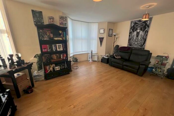 1 Bedroom Flat To Rent In Broadway Cardiff, CF24