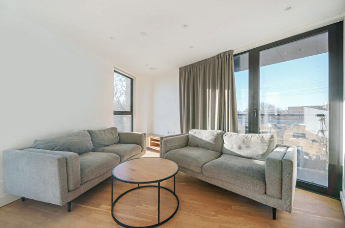 2 Bedroom Apartment To Rent In Burgess Springs, Chelmsford, CM1