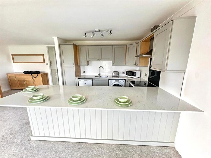 2 Bedroom Flat To Rent In Foye House Bridge Road Leigh Woods, Bristol, BS8