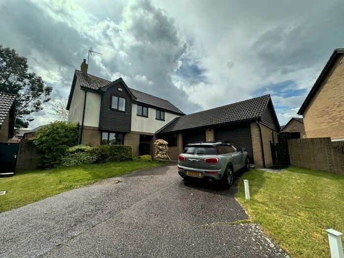 4 Bedroom Detached House To Rent In Longridge, Colchester, CO4