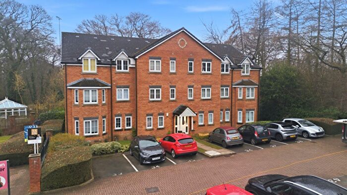 2 Bedroom Flat For Sale In Pennyfield Close, Leeds, LS6