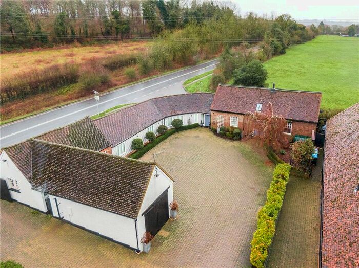 4 Bedroom Barn Conversion For Sale In Leighton Buzzard Road, Water End, Hemel Hempstead, Hertfordshire, HP1