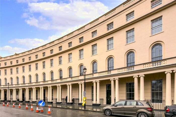 2 Bedroom Flat To Rent In Park Crescent, Marylebone, London, W1B