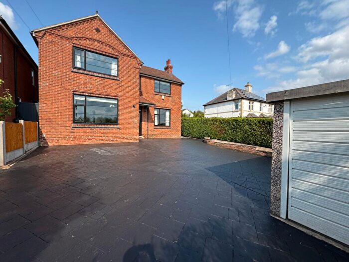 3 Bedroom Detached House For Sale In Burton Road, Castle Gresley, DE11