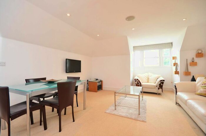 2 Bedroom Flat To Rent In Albury Road, Guildford, GU1