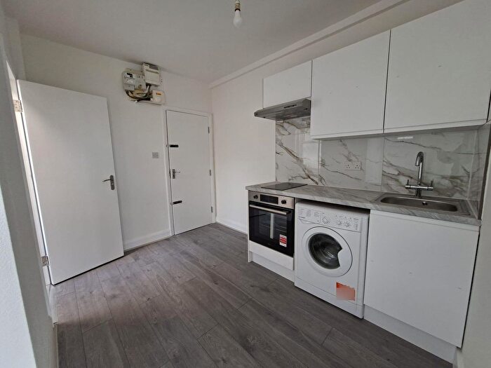 1 Bedroom Studio To Rent In Hampden Road, London, N8