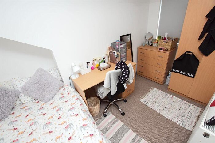 6 Bedroom House To Rent In Dawlish Road, Birmingham, B29